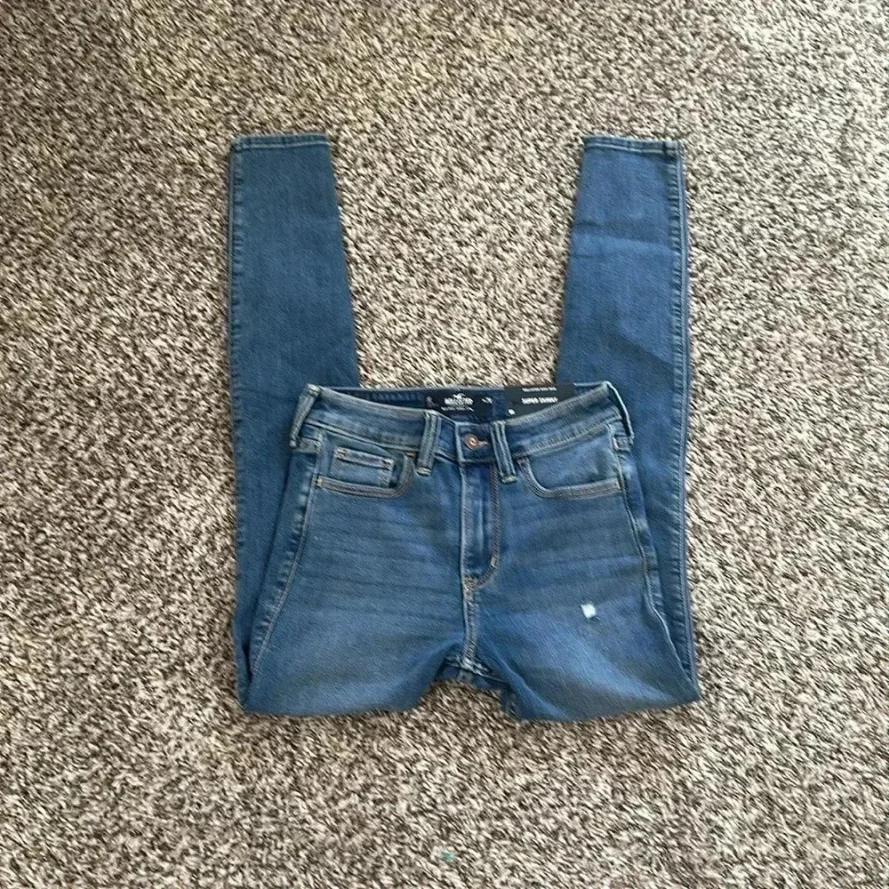 Hollister Women’s Jeans - Picture 3 of 6
